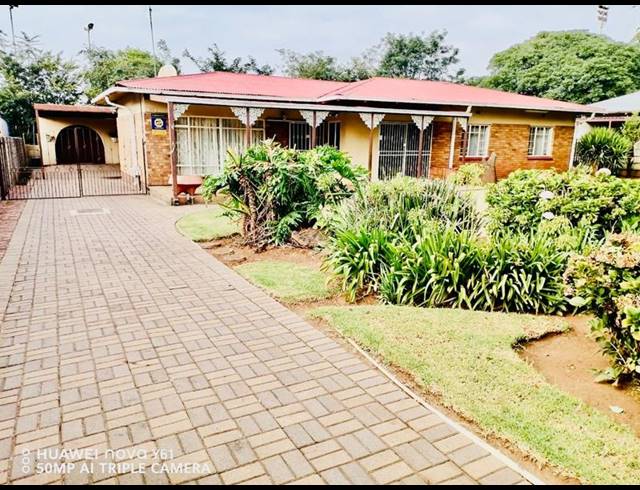 4 BEDROOM HOUSE FOR SALE IN VANDERBIJLPARK CW 6